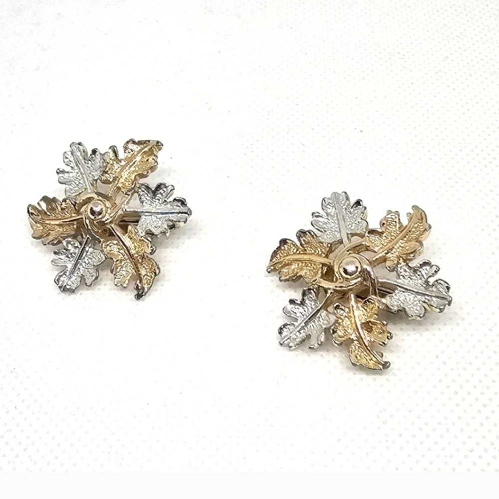 Maple Leaf Wreath Silver Gold Tone Brooch Pin Vintage Signed Sarah Coventry